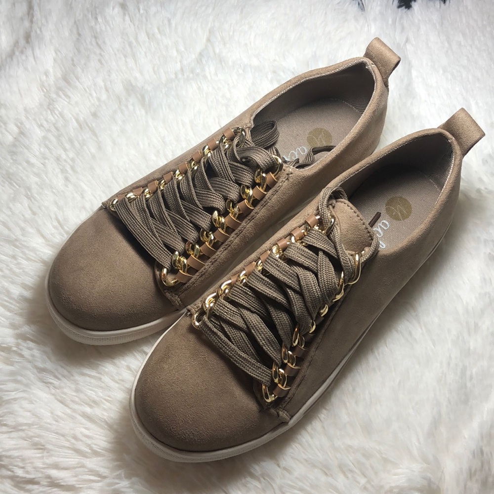 Fashion nova machi chain game sneaker